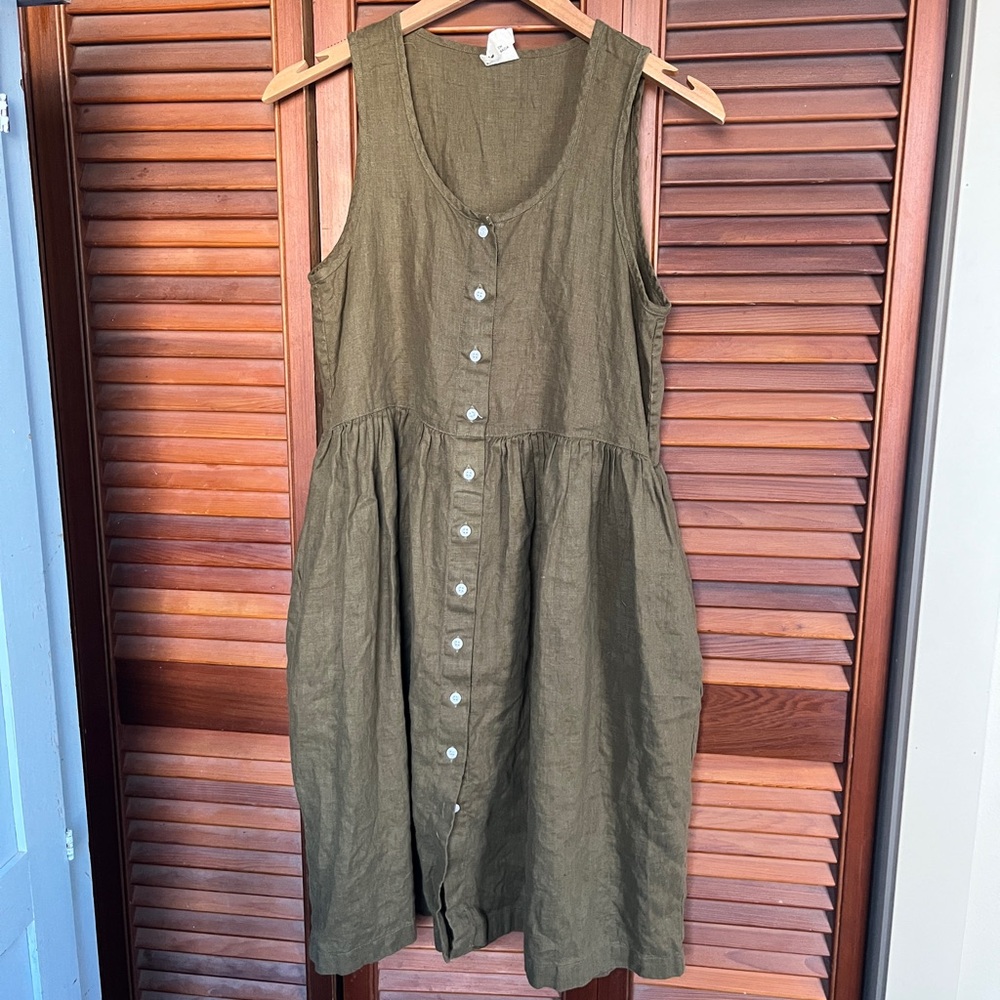 Beaton Linen Gathered Dress in Moss